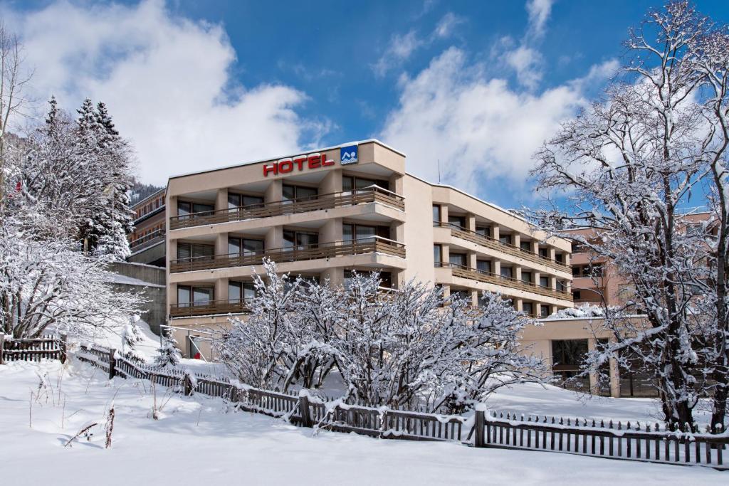 Quadratscha Alpenhotel Samedan Exterior photo